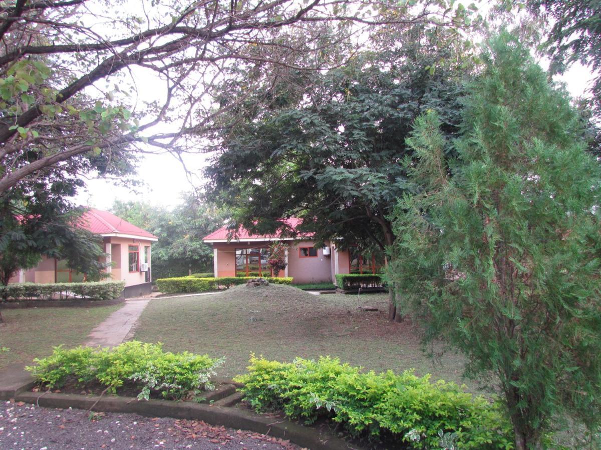 Mikumi Resort Hotel Exterior photo